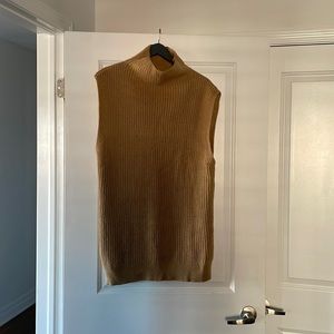 Wilfred Montpellier sleeveless sweater. Camel colour size Large